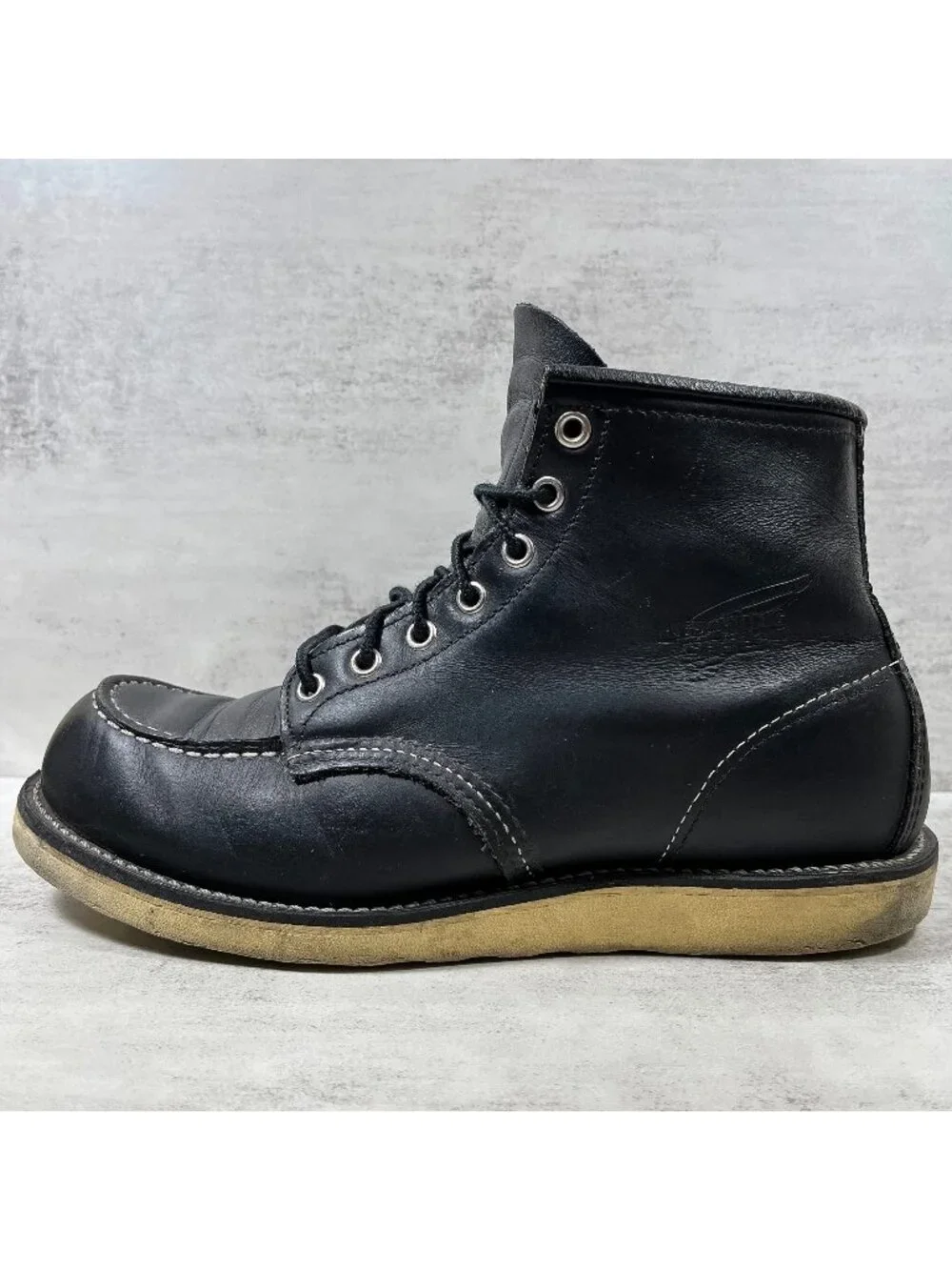 Red Wing 8130 Classic Moc Toe Chrome Leather Boots - Men's Size 8 D - Black